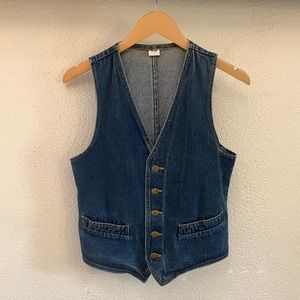 Vintage ‘Lee’ denim button up vest. Size Small. Chest 17”. Length 23”